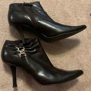 Black heeled boots
